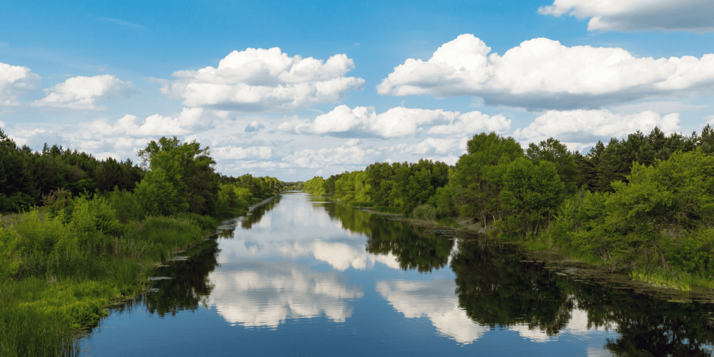 Du Costa Rica à la France : explorer les meilleurs spots aquatiques pour passionnés d&rsquo;activités outdoor